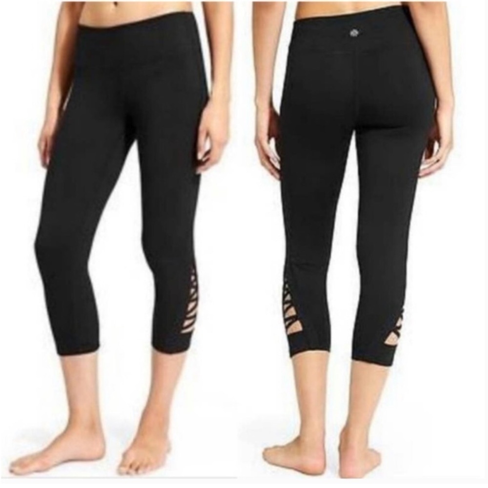 Athleta Criss Cross Chaturanga Capri Leggings Pants